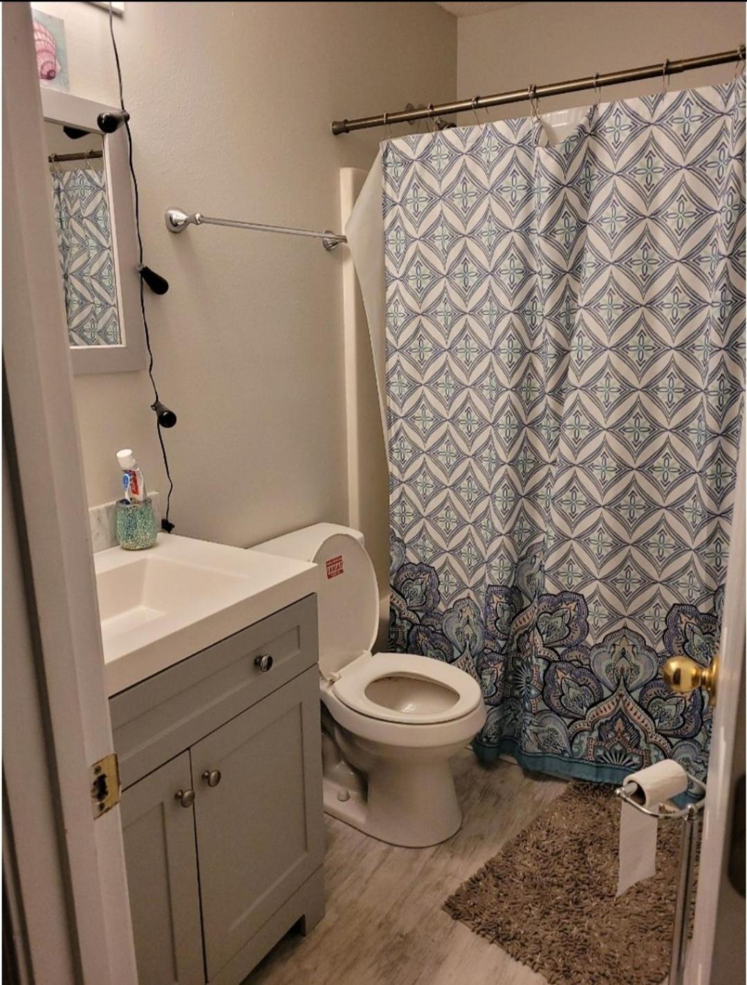 Bedroom Four Minutes From Beach Pensacola Luaran gambar